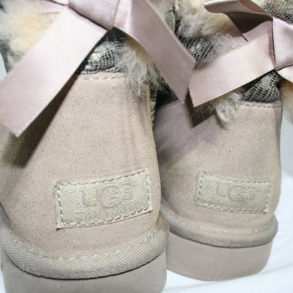 UGG Mini Bailey Bow Snake Metal 1005534-MTL Size 7 - Picture 5 of 10
